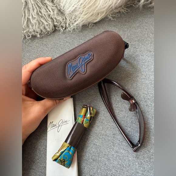 Maui Jim Middles Sunglasses MJ 430 26 63/16 116
Matte Rootbeer Scratched Lenses - Picture 1 of 8